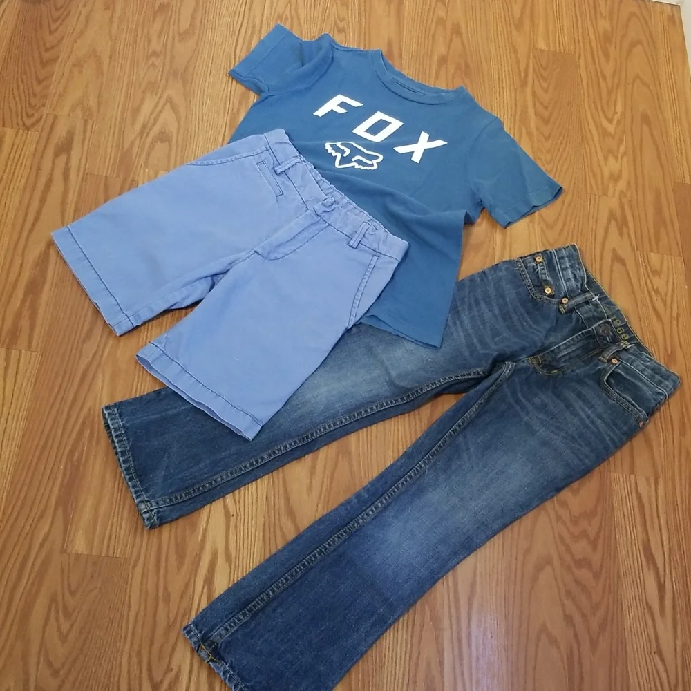 Lot fox t shirt‎ s,gap shorts 7, gap Jean's 8